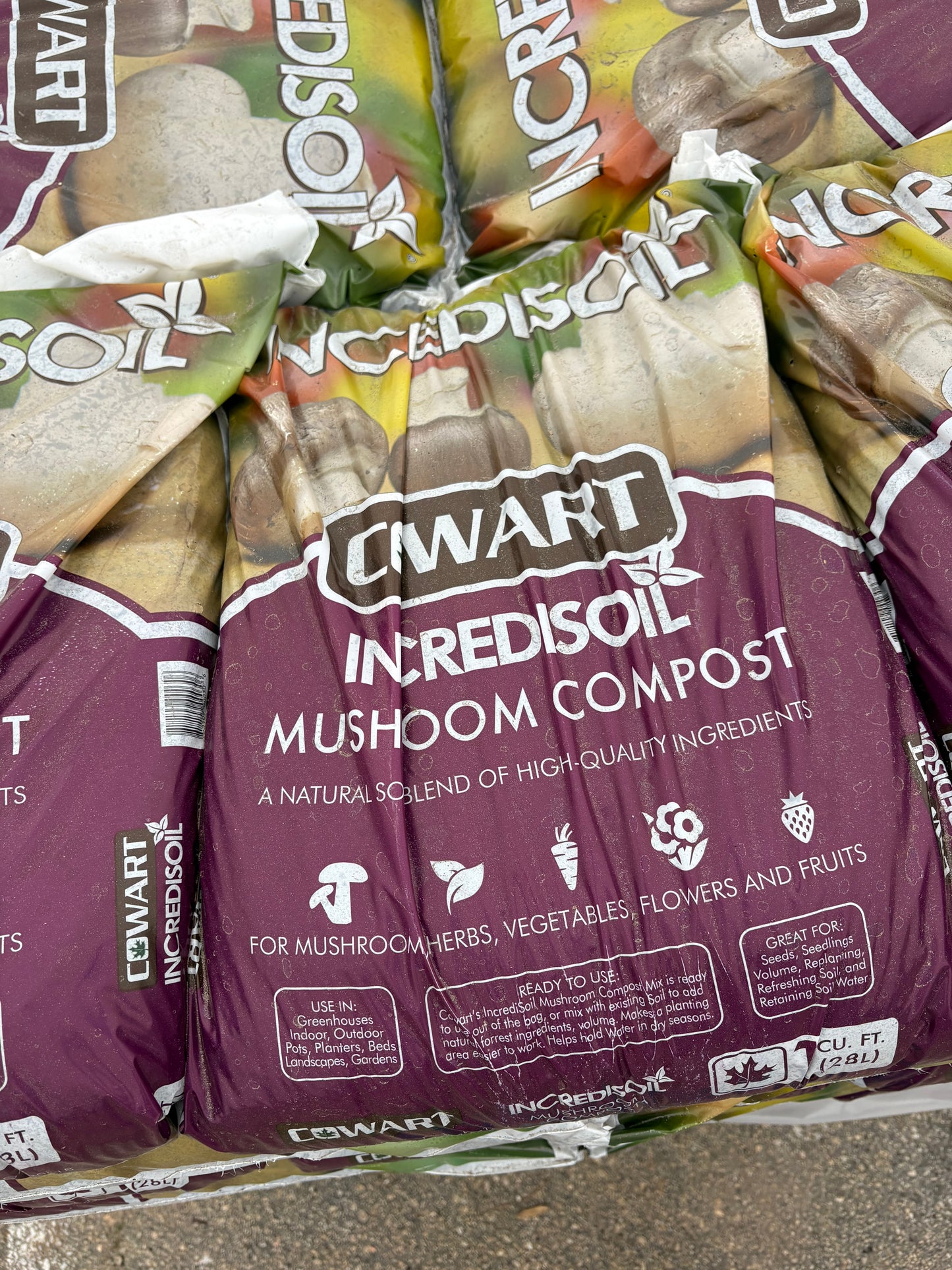 Incredisoil® Mushroom Compost- 1 Cu Ft Bag